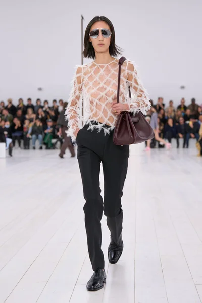 Look 9